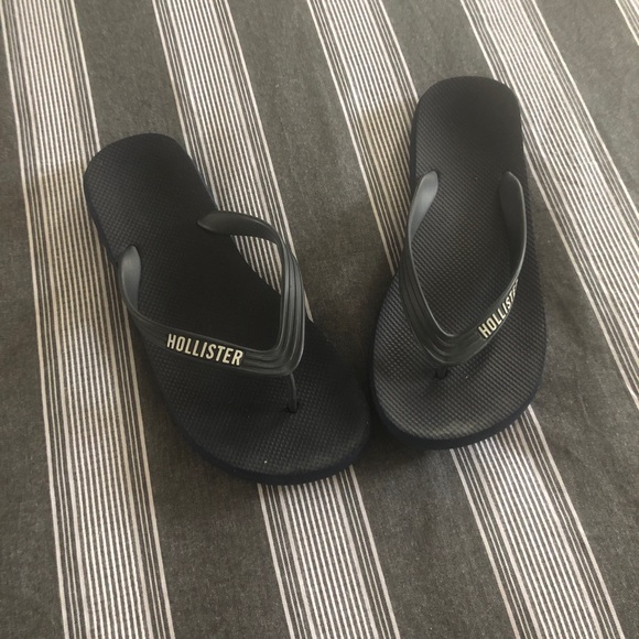 hollister mens flip flops